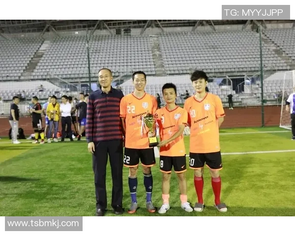 深圳足球队在冠军赛中的团队协作表现分析与总结